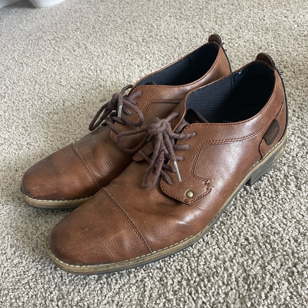 Men’s dress shoes